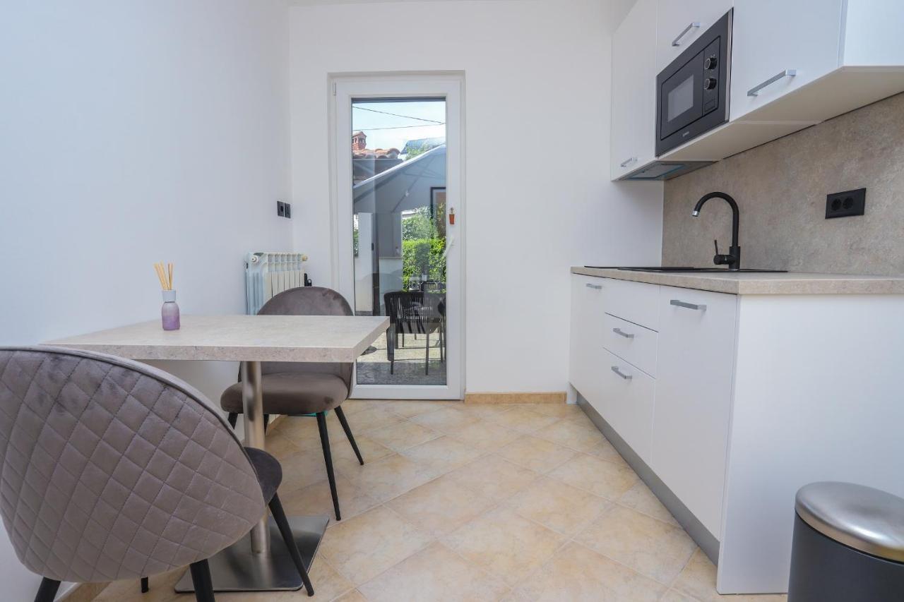 Apartments Silvano Porec Esterno foto